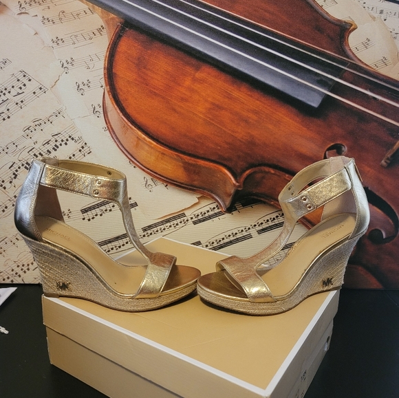 EUC Michael Kors Metallic Leather Espadrille Wedge in Pale Gold size 7.5 - Picture 4 of 6